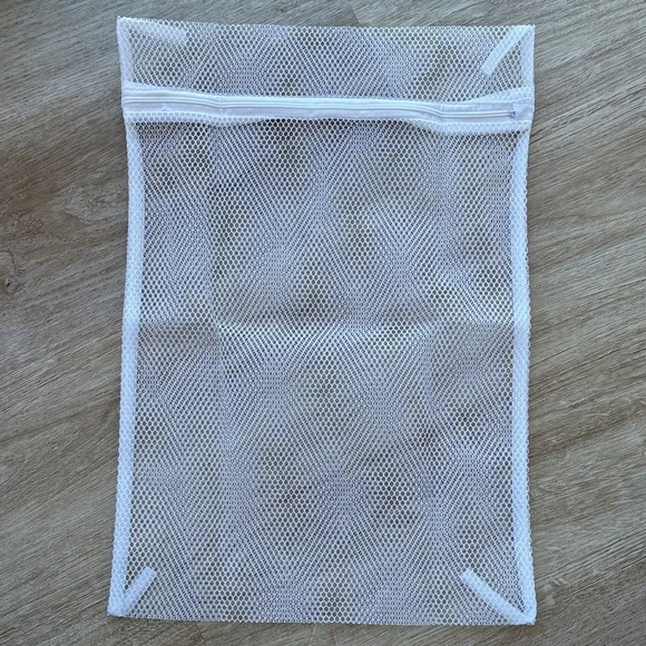 Laundry Net White Mesh Bags For Delicate Items - Set of 5 - Picture 3 of 3